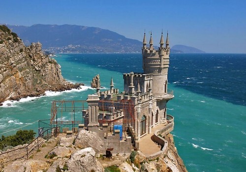 Дворец Ласточкино гнездо в Крыму закрыли для посещения