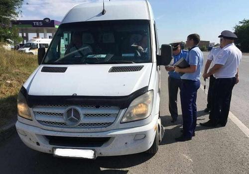 У нелегальных перевозчиков Крыма изъяли больше 50 легковушек и автобусов