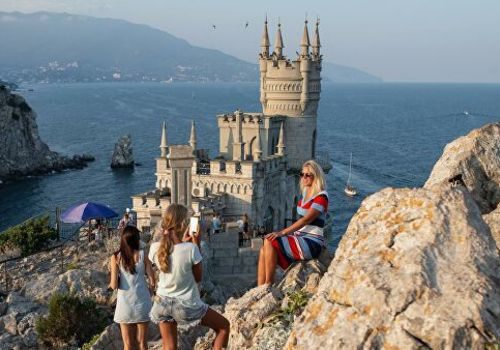 В Крыму хотят отказаться от курортного сбора