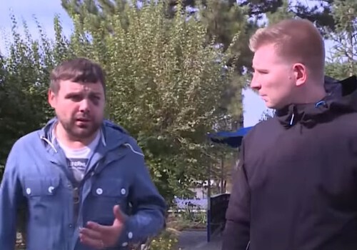 "Ударил бы выше - я был бы мертв": В Симферополе мотоциклист отправил журналиста в больницу