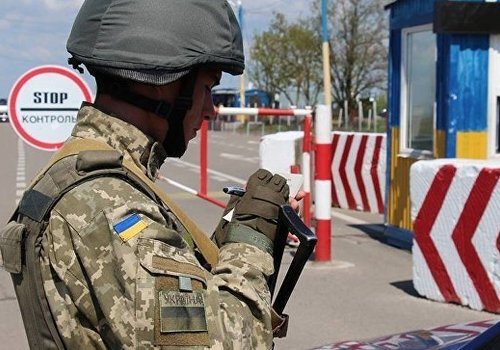 На границе с Крымом попытались захватить автостанцию