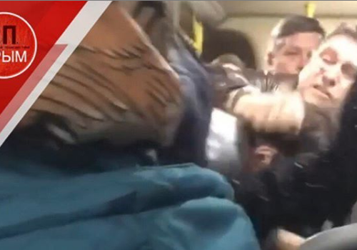 «Зацепили друг друга словом»: в крымской маршрутке подросток и мужчина устроили поножовщину