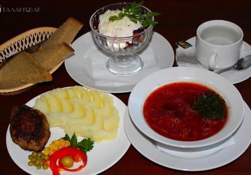 В Крыму обед в кафе в среднем обходится в 503 рубля, ужин - в 2534 рублей