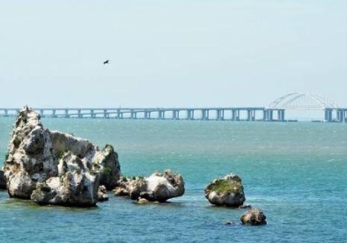 Движение по Крымскому мосту могут ограничить на неделю