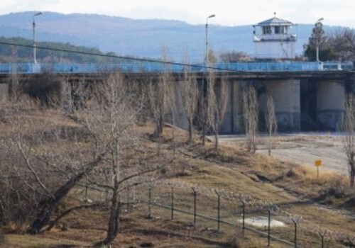 Забор с колючей проволкой: у Симферопольского водохранилища появилась «зона безопасности»