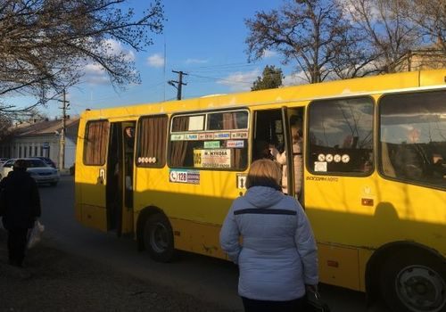 В Крыму водитель маршрутки пытался выгнать из ТС пьяного льготника