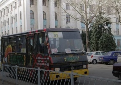 Медработники Крыма уже могут ездить бесплатно в общественном транспорте