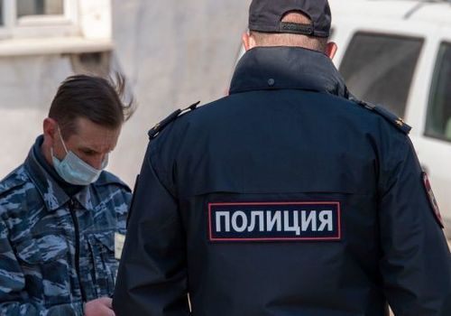 В Крыму мужчина "получил" пулю в ногу за попытку зарезать полицейского