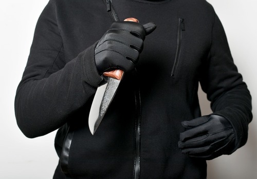 Житель Симферополя с ножом пытался ограбить офис службы доставки