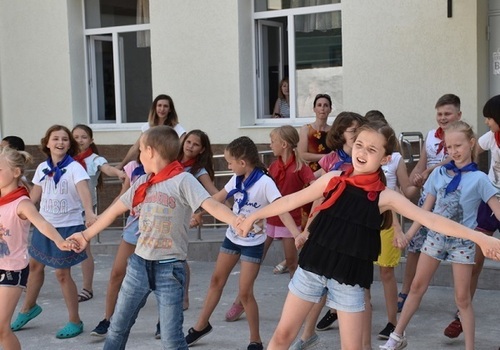 В школах Ялты заработают лагеря дневного пребывания детей и тематические площадки