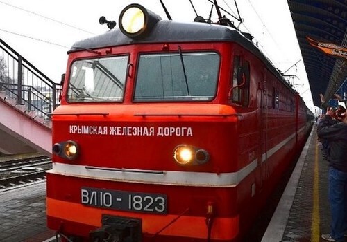 Грузовые поезда по Крымскому мосту пойдут 30 июня