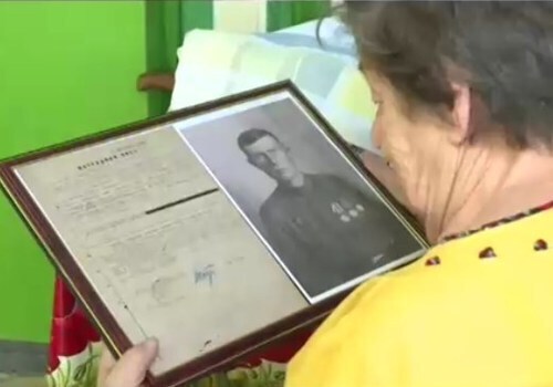 Найденный на барахолке в Германии орден Красной звезды передали в Крым родственникам ветерана