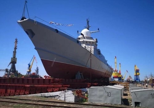 ЕС выступил против строительства военных кораблей в Керчи