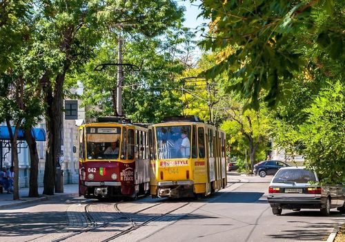 В Евпатории запустили экскурсионный маршрут на старинном трамвае