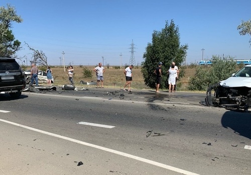 Заснул за рулем: на крымской трассе произошло тройное ДТП