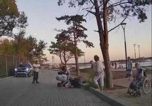 В Крыму колясочница разбила голову о «доступную» набережную за миллиард
