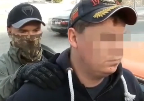 В Севастополе осудят коммерсанта за взятку пограничнику: видео задержания