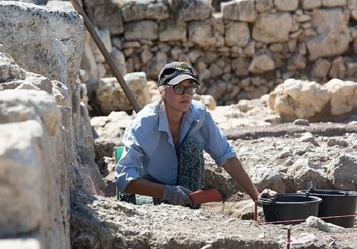 Византийский медальон и скифские склепы: Что нашли археологи в Крыму за это лето