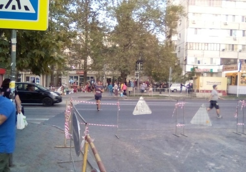 "Столб не устанавливают, светофор погашен": на Острякова пешеходы всё ещё рискуют жизнью - соцсети