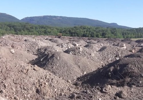 Заказник «Байдарский» в Севастополе засыпали строительным мусором