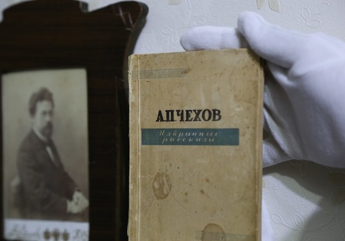 Дом-музей А.П. Чехова в Ялте получил в дар редчайшие издания и рукопись