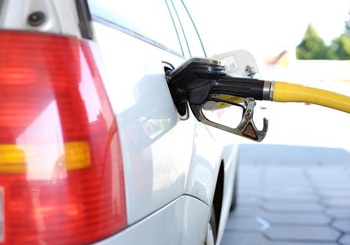 Аксёнов пообещал повлиять на стоимость бензина в Крыму