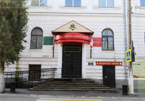 В Феодосии грабят здание бывшей Финансовой академии ФОТО