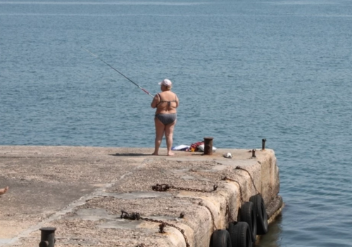 На центральной набережной Ялты запретят рыбачить