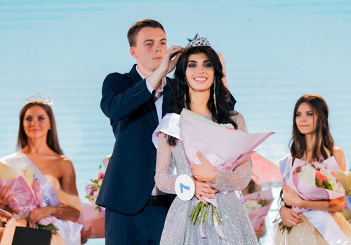 Девушка из Севастополя стала первой вице-мисс на конкурсе Краса России