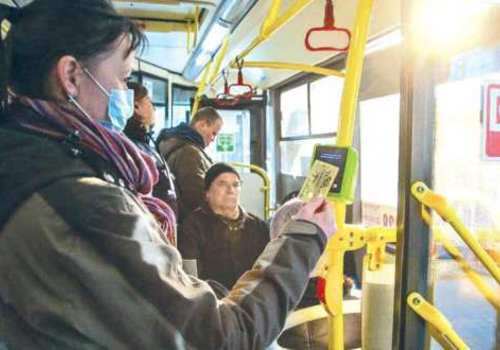 В крымском автобусе не работает валидатор? Платим за проезд наличными, но все те же «безналичные» 17 рублей