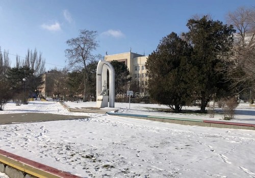 Памятник Пушкину демонтируют с набережной Керчи ВИДЕО, ФОТО