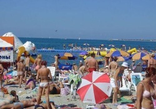 В Крыму призвали освободить пляжи для бесплатного отдыха туристов