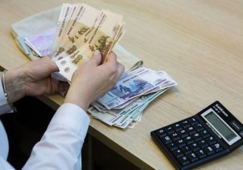 Бухгалтер бюджетного учреждения в Крыму перевела себе лишних 4 миллиона зарплаты
