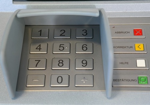 Симферопольцу грозит пять лет тюрьмы за кражу забытых денег из банкомата