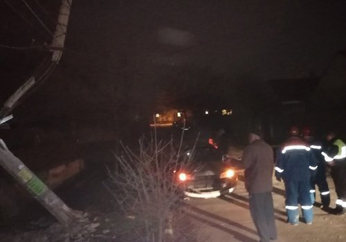 В Симферополе девушка за рулем легковушки завалила столб, - очевидец ФОТО