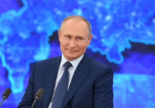 Путин согласился на "сплошные" майские праздники