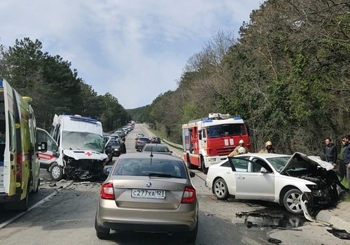 Смертельное ДТП с участием «скорой помощи» произошло на трассе Ялта – Севастополь