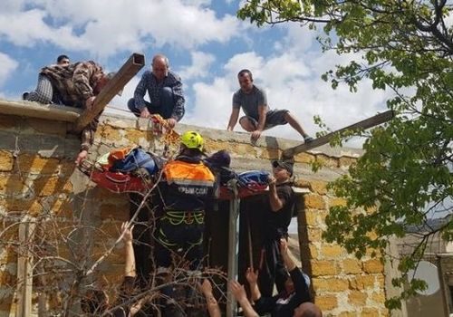 В Крыму мужчину придавило провалившейся крышей - фото