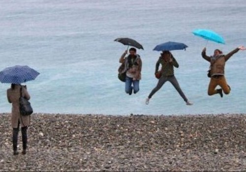 Температура морской воды у побережья Крыма снизилась, впереди еще неделя дождей