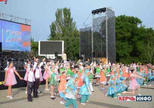 Концерт с участием актеров театра и кино пройдет в Керчи в День России