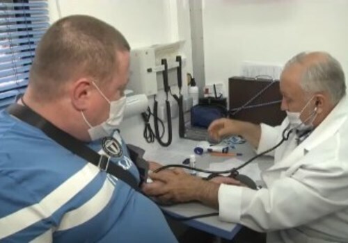 В Евпатории получить прививку от ковида можно в порядке живой очереди ВИДЕО