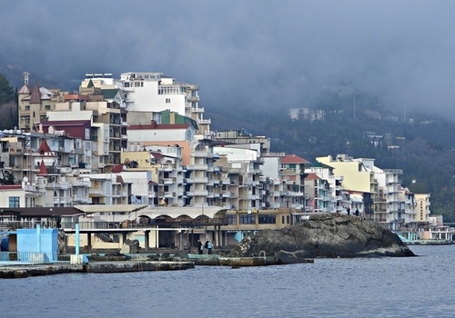 Туроператоры спрогнозировали срок снижения цен на отдых в Крыму и Сочи