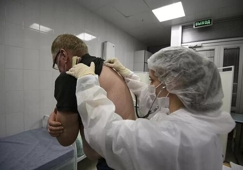 Ученый: Четвертая волна коронавируса в Крыму может быть не такой выраженной