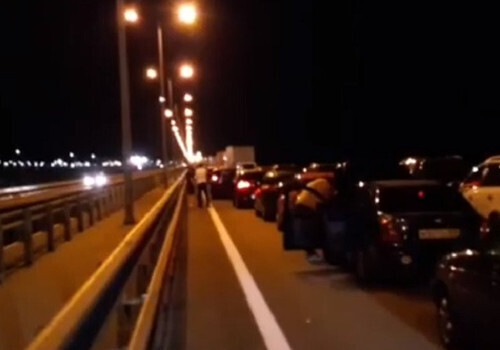 На Крымском мосту образовалась огромная пробка