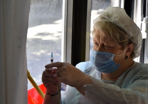 Симферополь лидирует среди городов Крыма по числу вакцинированных от "ковида"