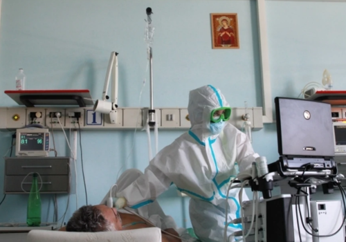 Коронавирусных коек в больницах Крыма стало на 600 больше