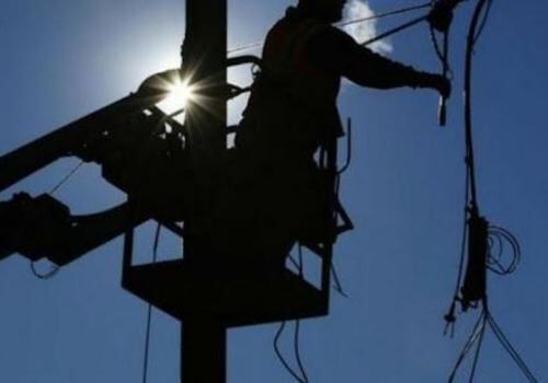Непогода в Крыму оставила без электричества почти 40 тысяч человек