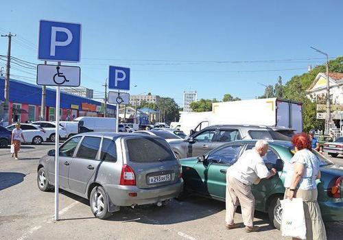 В Симферополе хотят поднять цены на парковки для туристов