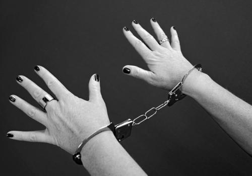 За секс-вымогательство крымчанке на 1,5 года ограничили свободу