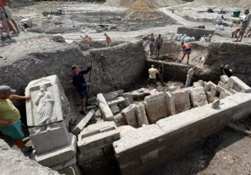 В Севастополе археологи сообщили о уникальной находке II века в Херсонесе